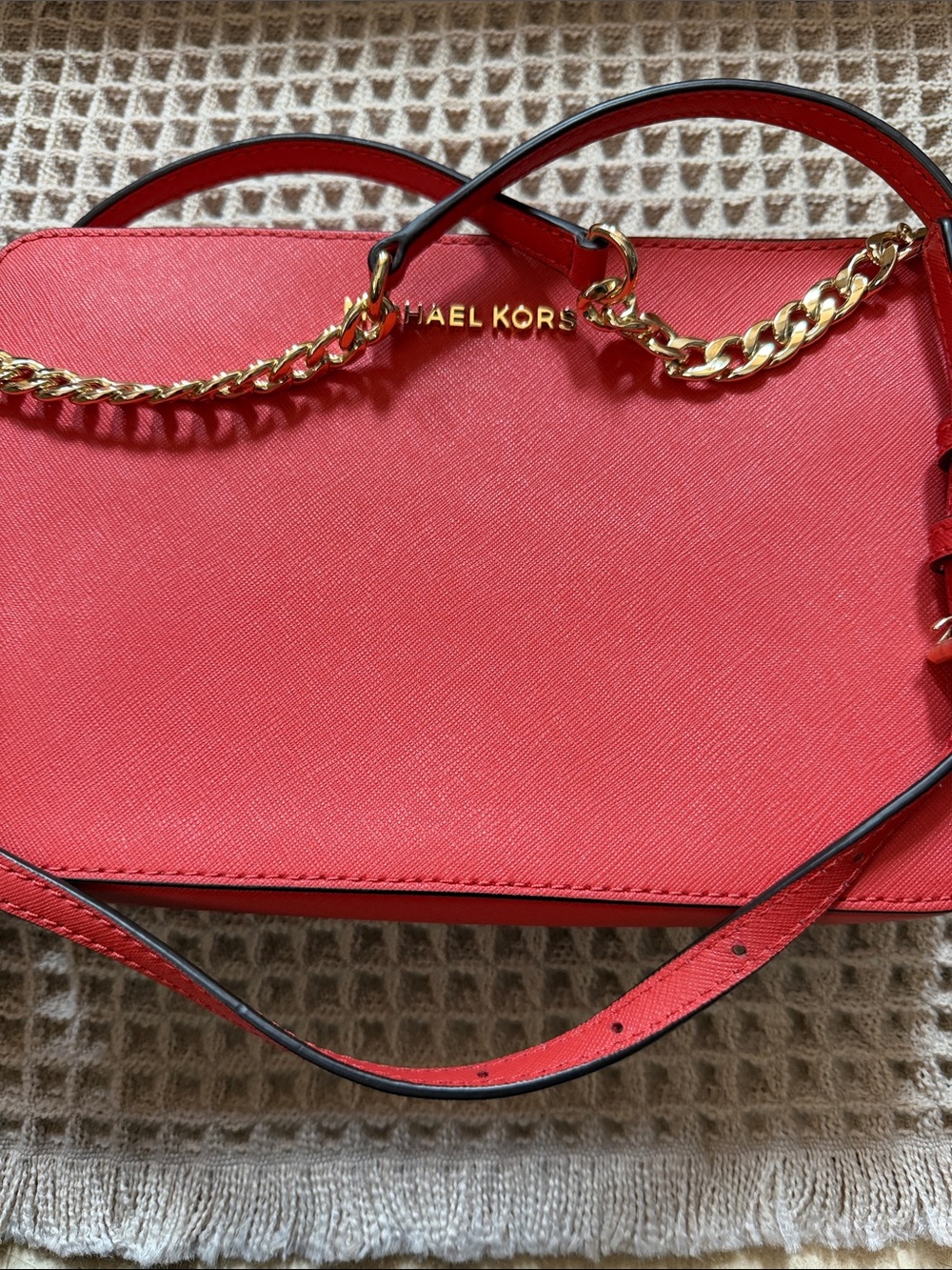 Michael Kors Red Saffiano Leather Crossbody Bag Gold Hardware MK PURSE - Picture 14 of 14